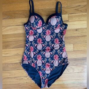 Size 32A Boden Pineapple one piece swimsuit bathing suit